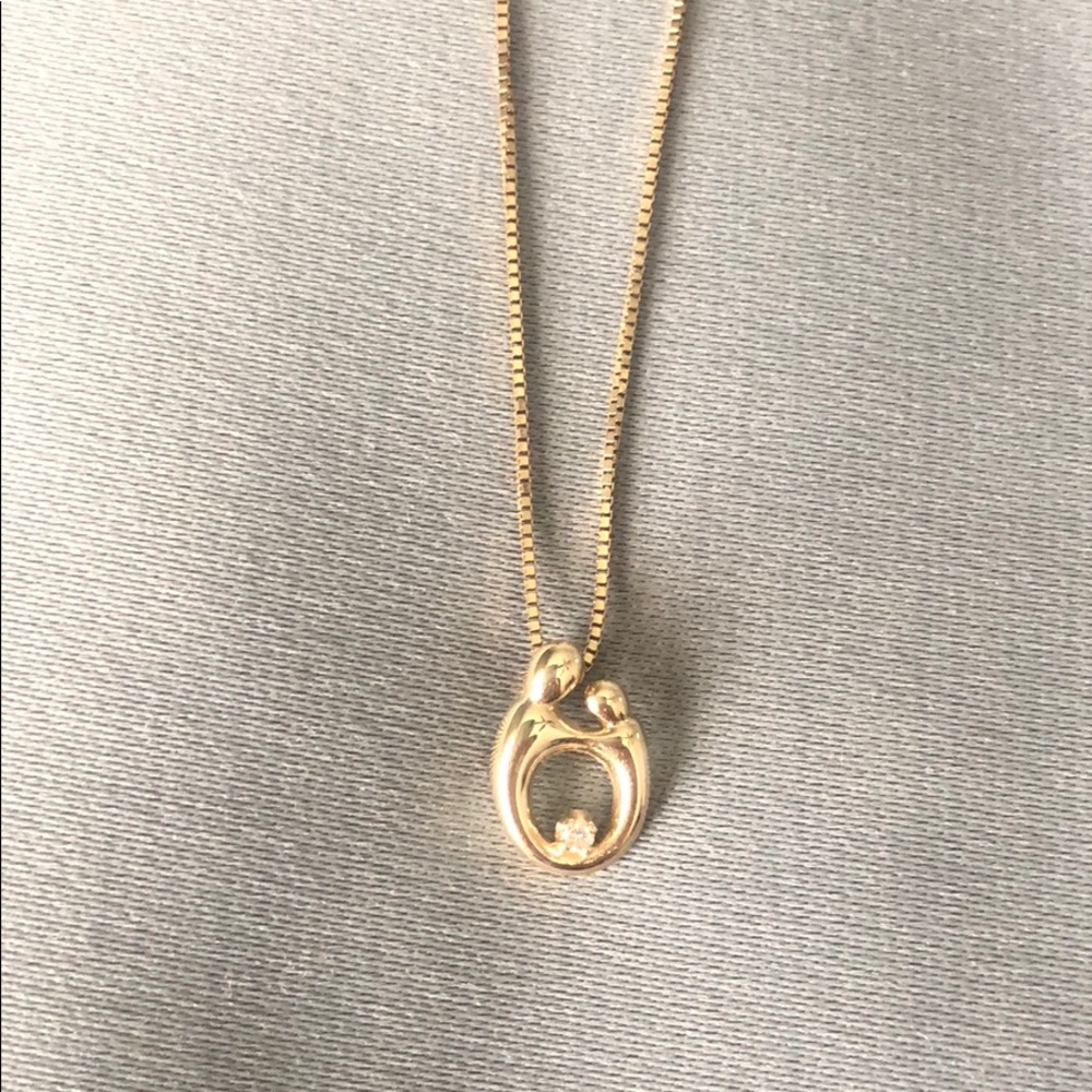 💥Beautiful 14kt Yellow Gold Mother/Child Necklace